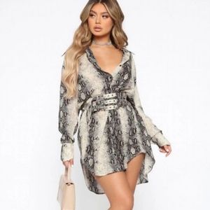 Fashion nova shirt dress with matching belt